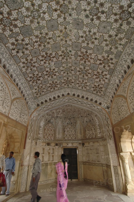 INDIA, Rajasthan, Amber, Ornate ceiling in the Maharaja Man Singh Amber palace