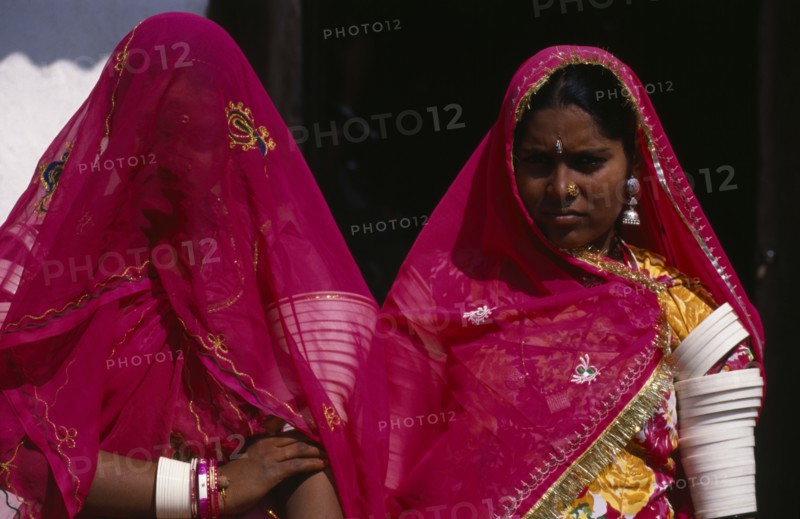 INDIA , Rajasthan, Thar Desert, Veiled Moslem bride with a female friend