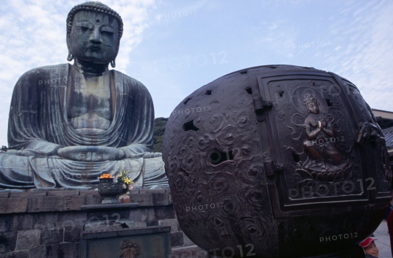 JAPAN, Honshu, Kamakura, Angled view of the Daibutsu aka Great Buddha statue dating from 1252
