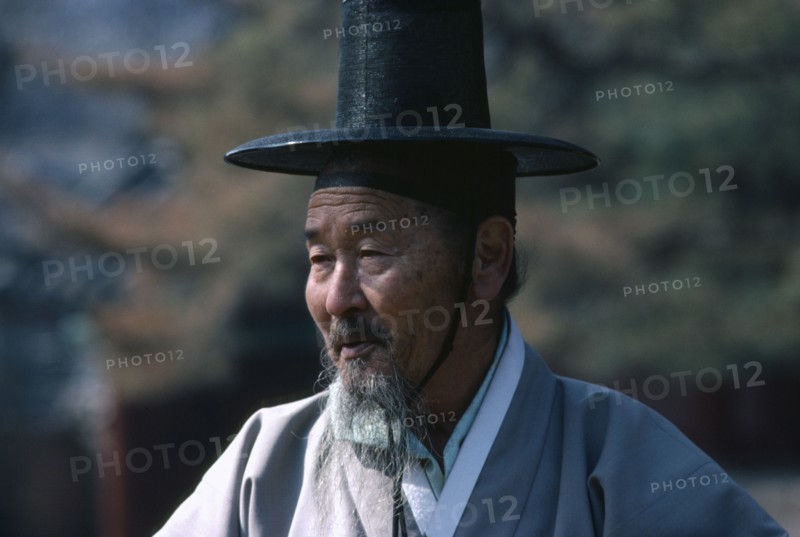 SOUTH KOREA, Seoul, "Elderly male follower of Confucius wearing traditional dress at ceremony, portrait."