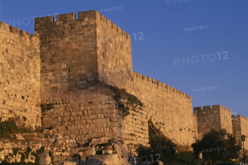 ISRAEL, Jerusalem, Old City East, View along crenellated section of the old city walls