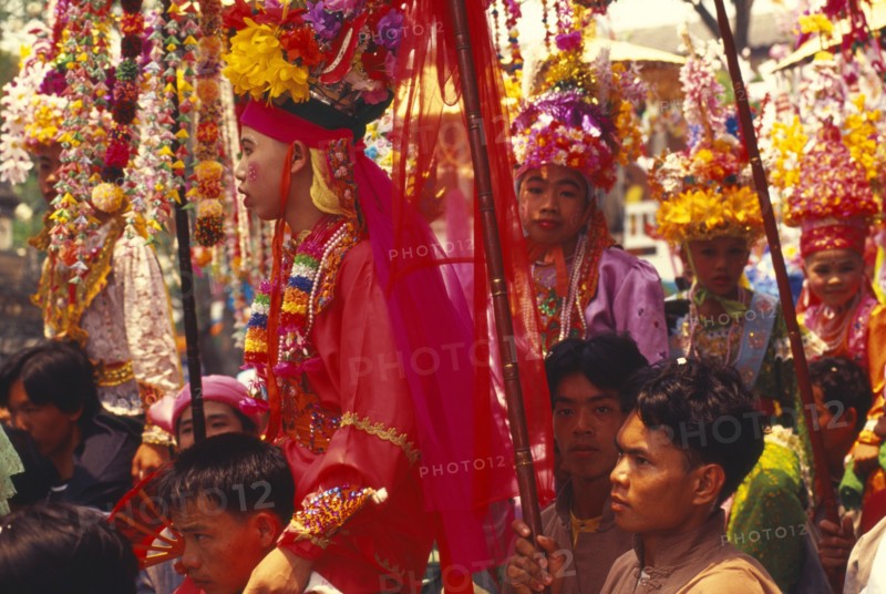 THAILAND, Chiang Mai, Shan Poi San Long. Crystal Children ceremony with Luk Kaeo circumambulating stupa Wat Pa Pao