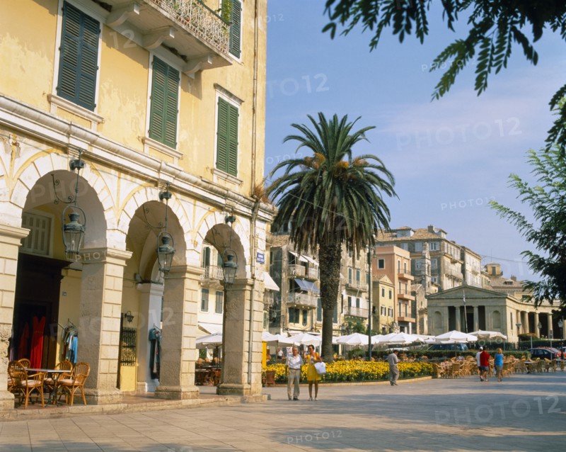 GREECE, Ionian Islands, Corfu, Corfu town esplanade.