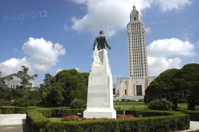 USA, Louisiana, Baton Rouge, Statue of Huey Pierce Long outside the Louisiana State Capitol Building