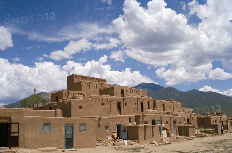 USA, Colorado, Taos Pueblo, Inhabited historical dwellings