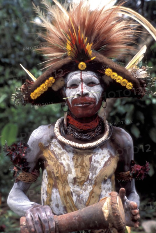 PAPUA NEW GUINEA, Tari, Huli Wigmen tribesman