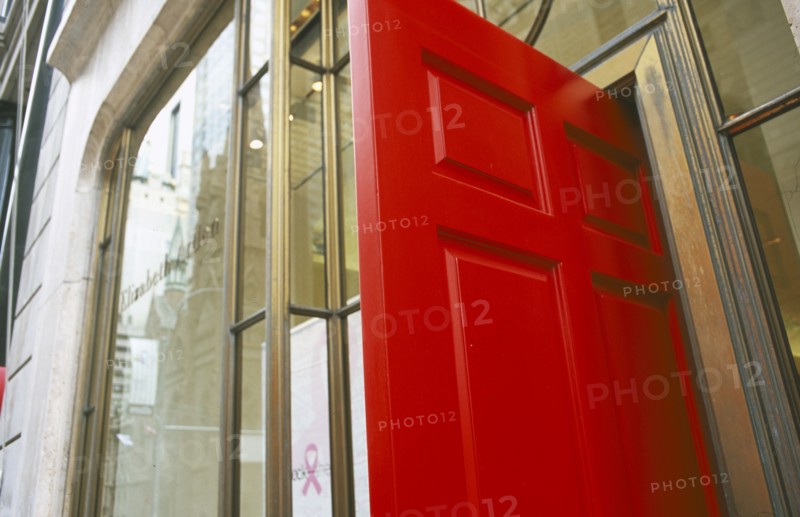 USA, New York, Manhattan, The famous Elizabeth Arden Red door on 5th Avenue.