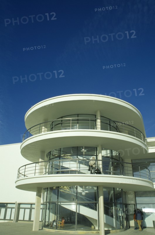 ENGLAND, East Sussex, Bexhill on Sea, De La Warr Pavilion. Exterior view of the staircase section.