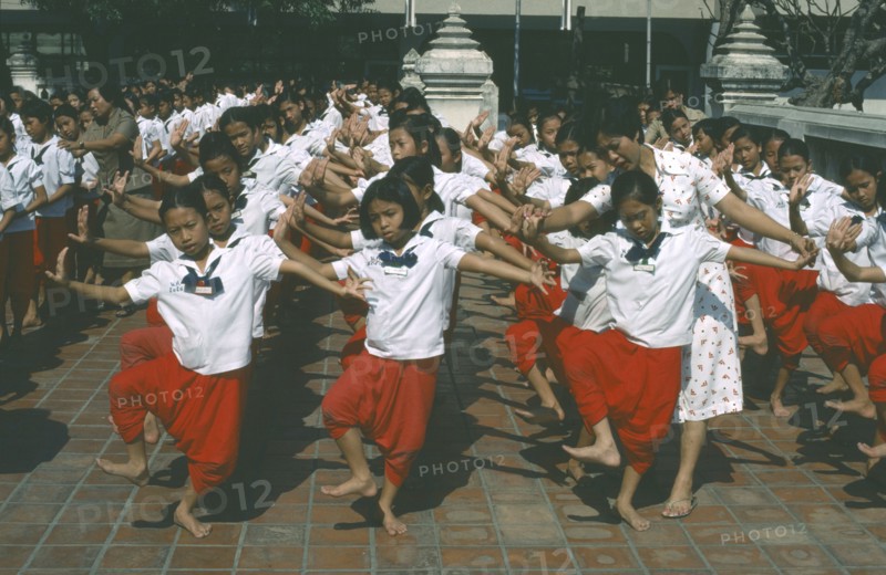 THAILAND, Bangkok, Lines of young pupils under instruction at School of Dance.