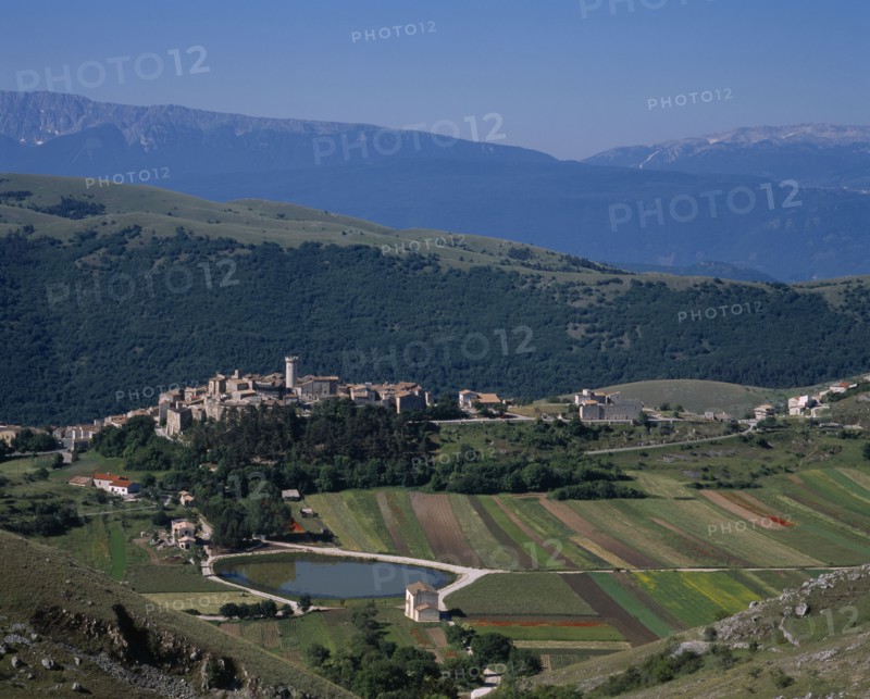 ITALY, Abruzzo, Sanstefano di Sessanio, General view of the high plateau village area East of l’Aquila town. Showing strip farming