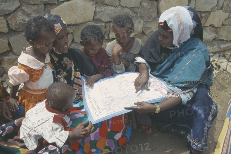 SOMALIA, Baidoa, Women’s group discussing dangers of female genital mutilation.