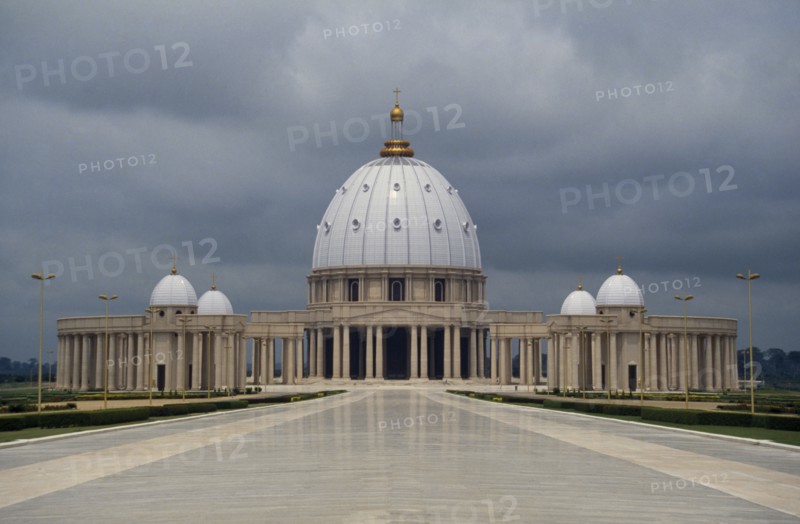 IVORY COAST, Architecture, Yamoussoukro Basilica