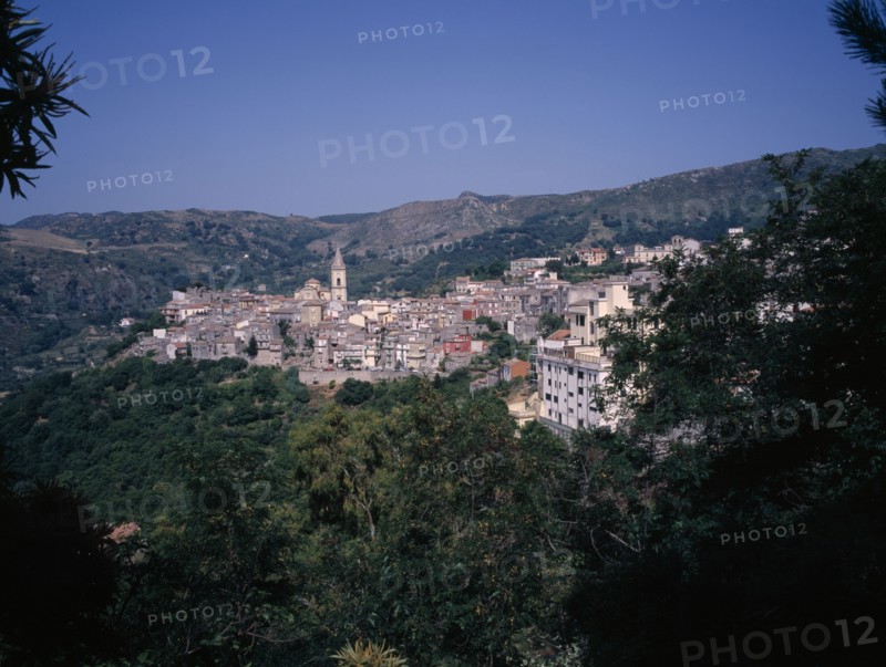 ITALY, Sicily, Messina, Village of Novara di Sicilia situated 650 meters above sea level.