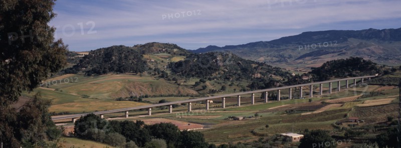 ITALY, Sicily, Enna Province, The A19 motorway bridge North West of the city.