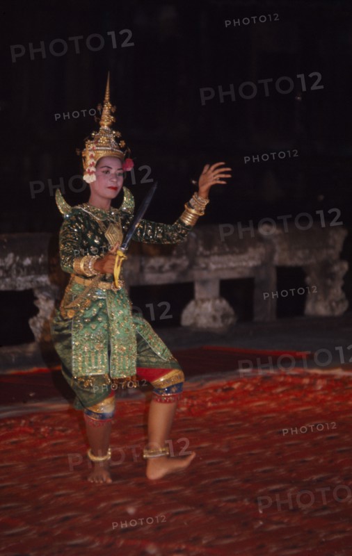 CAMBODIA, Siem Reap, Angkor Wat, Classical Temple Dancer performing