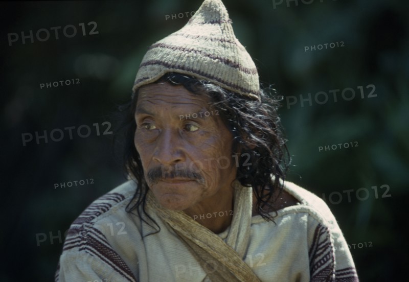 COLUMBIA, Sierra Nevada De Santa Marta, Kogi, Portrait of Kogi Indian Man wearing a hat