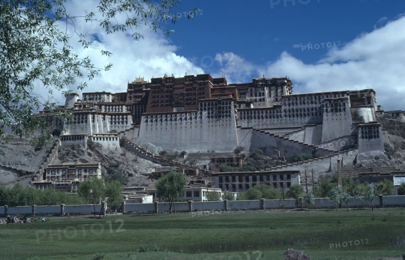 TIBET, Lhasa, The Potola Palace.
