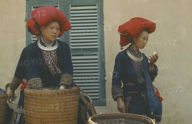 VIETNAM, North, Sapa, Zao women at market.