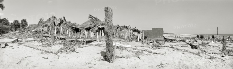 INDIA, Tamil Nadu, A fishing village lies destroyed by the Indian Ocean Tsunami of December 26th 2004.