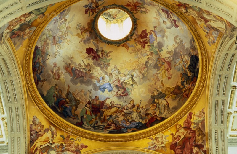 ITALY, Tuscany, Florence, Basilica de San Lorenzo.  Interior with painted ceiling of cupola.