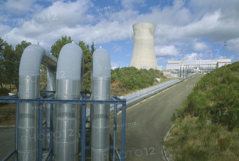 NEW ZEALAND, North Island, Taupo, Pipelines taking superheated steam to Ohaaki Geothermal Power Station from boreholes.