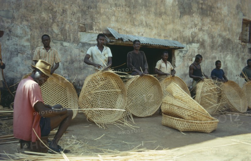 CENTRAL AFRICAN REPUBLIC, Work, Men weaving baskets used for coffee.