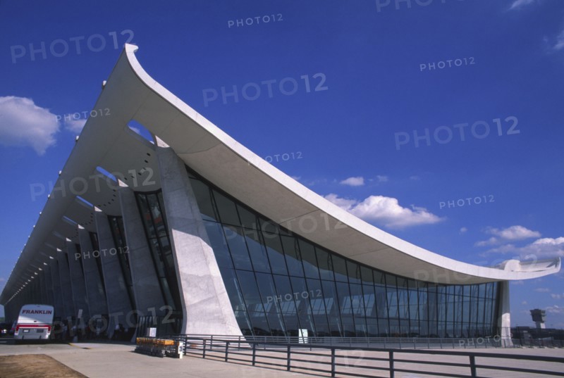 USA, Washington D.C., Entrance to Departure Hall of Dulles International Airport.