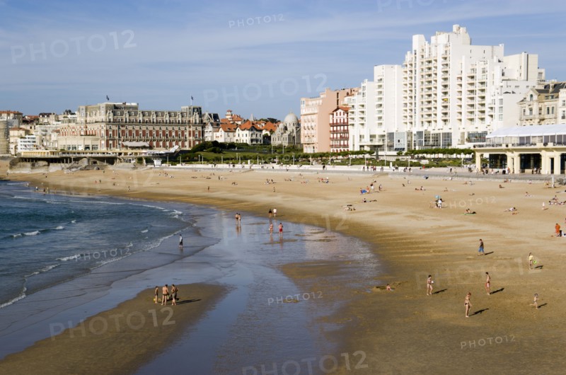 FRANCE, Aquitaine Pyrenees Atlantique, Biarritz, The Basque seaside resort on the Atlantic coast. The Grande Plage beach with the Hotel du Palais on the left.