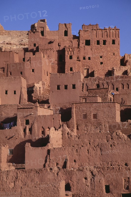 MOROCCO, Ait Benhaddou, Kasbah and hill town used in films such as Jesus of Nazareth and Lawrence of Arabia.  Sandstone buildings with flat rooftops built on terraces