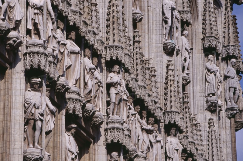 BELGIUM, Brabant, Brussels, Grand Place.  Hotel de Ville  detail of facade decorated with statues representing the Dukes and Duchesses of Brabant.  Stadhuis 15th Century