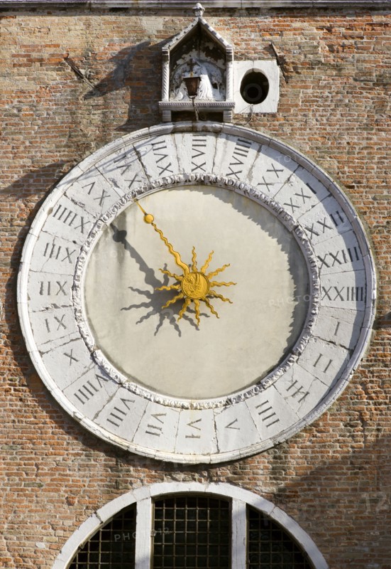 ITALY, Veneto, Venice, The clock of San Giacomo di Rialto in the San Polo and Santa Croce district. The clock dating from 1410 has been a notoriously bad time-keeper