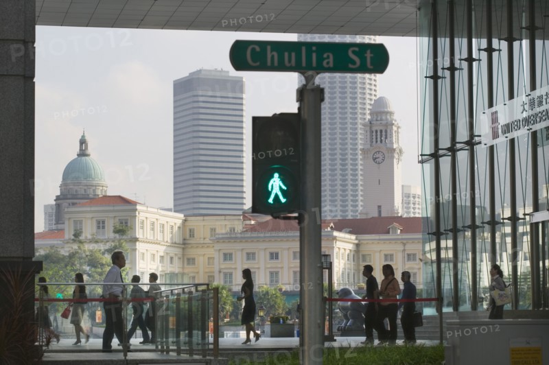 SINGAPORE, CBD, Office staff walking to work in the central business district.