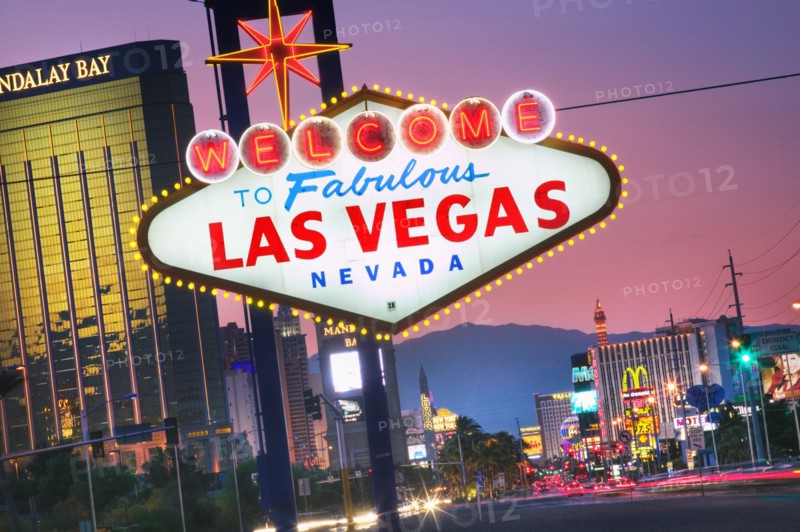 USA, Nevada, Las Vegas, "The world famous Welcome to Fabulous Las Vegas sign on Las Vegas Boulevard, The Strip, at dusk."