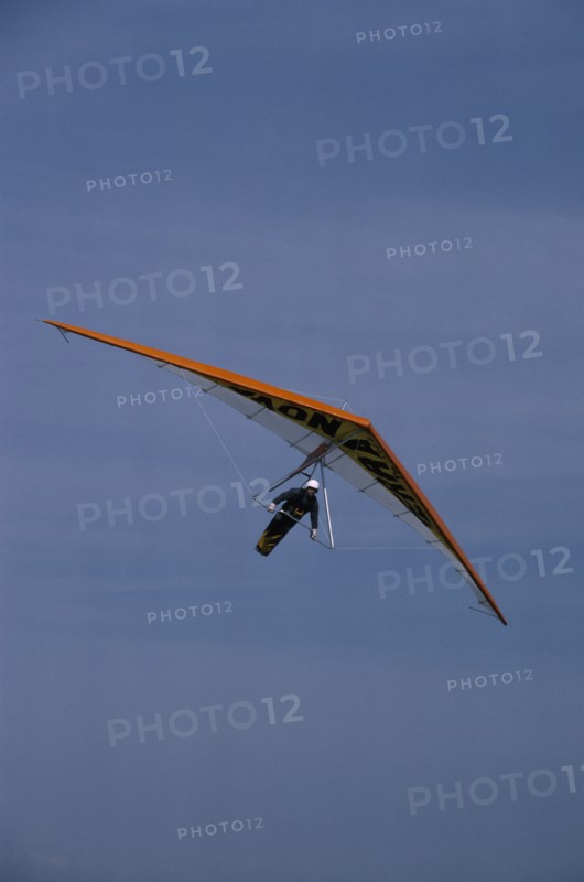 20085199 SPORT Air Glider Hang Glider in blue sky
