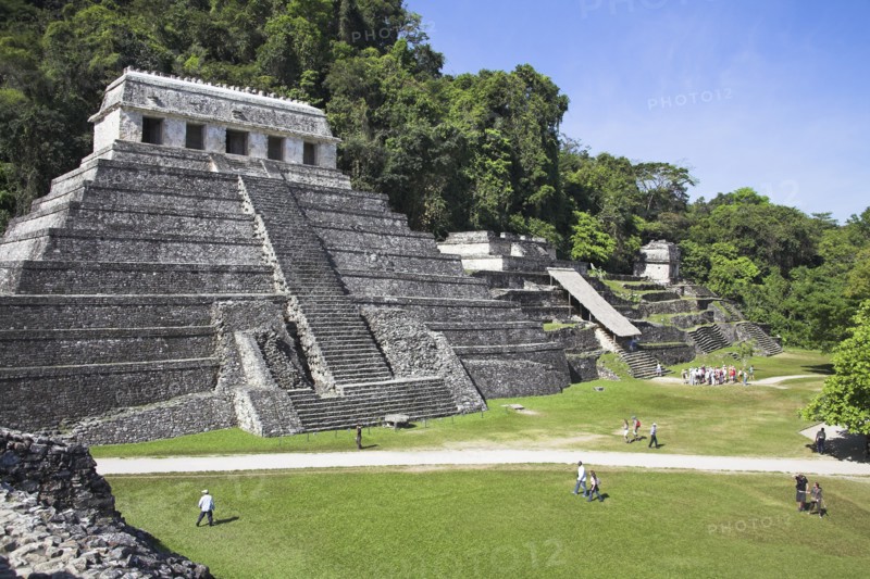 MEXICO, Chiapas, Palenque, Temple of the Inscriptions and Temple XIII