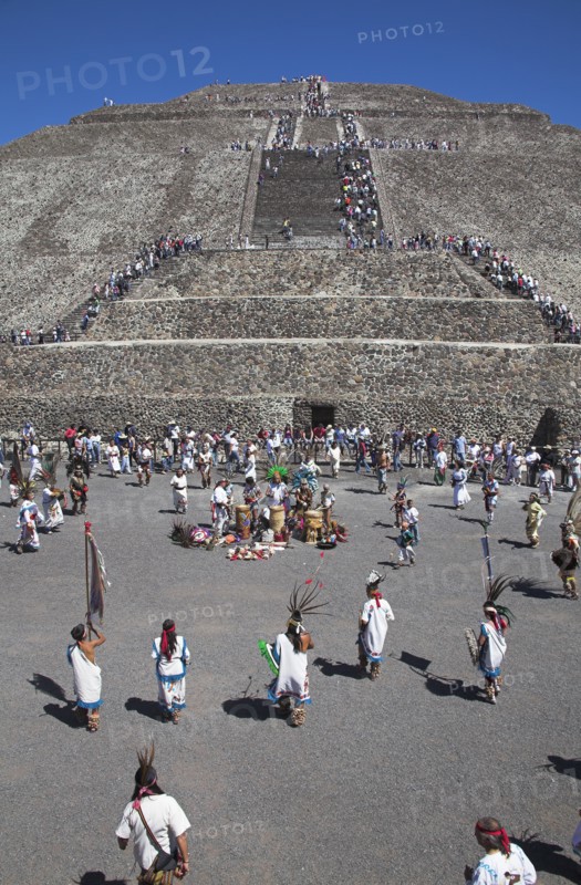MEXICO, Mexico State, Teotithuacan, "Indians entertaining, Pyramid of the Sun, Piramide del Sol, Teotihuacan Archaeological Site"