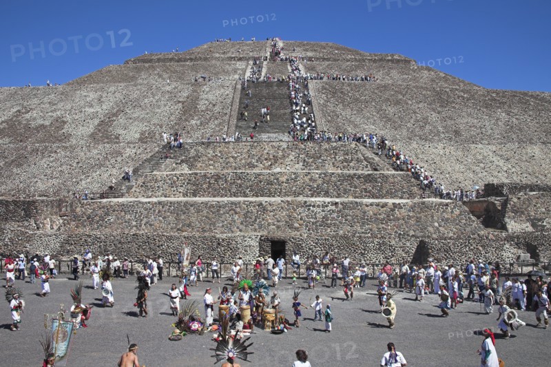 MEXICO, Mexico State, Teotithuacan, "Tourists, Pyramid of the Sun, Piramide del Sol, Teotihuacan Archaeological Site."