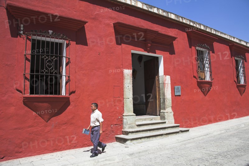 MEXICO, Oaxaca State, Oaxaca, "Instituto de Artes Graficas de Oaxaca, Calle Macedonio Alcala"