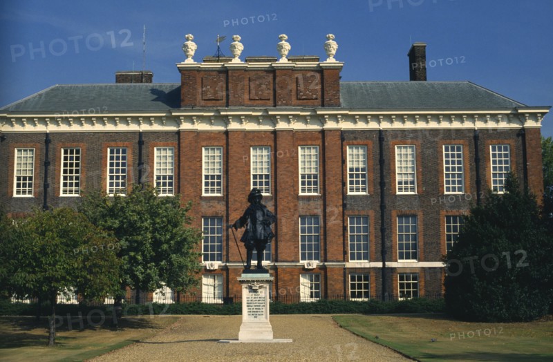 ENGLAND, London, Kensington , Kensington Palace with Statue of William III.