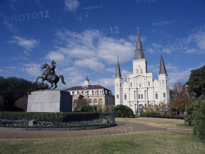 USA, Louisiana, New Orleans, St Louis. Cathedral and General Jackson Monument
