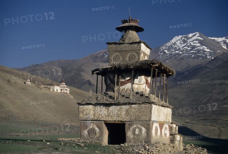 NEPAL, Lower Dolpo Trek, Do Tarap, Entrance Kani ( gateway ) outside Do Tarap Village