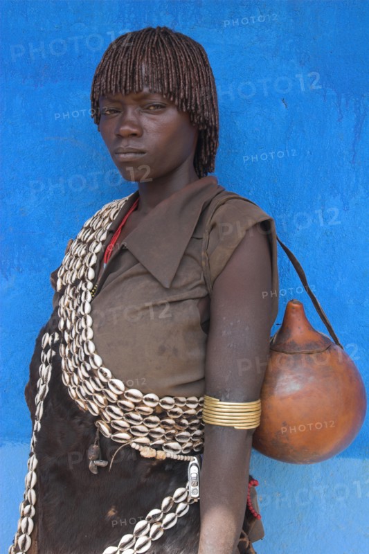 ETHIOPIA, Lower Omo Valley, Key Afir, Banna woman at weekly market