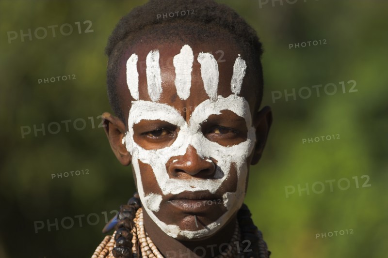 ETHIOPIA, Lower Omo Valley, Mago National Park, Karo woman with face painting