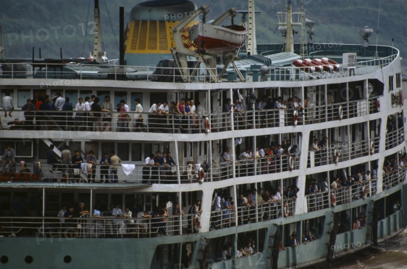 CHINA, Hubei, Transport, Ferry on the River Yangtsi with people crowded on the deck