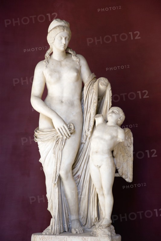 ITALY, Lazio, Rome, Vatican City Museums Statue Venus Felix the Roman version of Venus with Cupid in the Octagonal Courtyard of the Belvedere Palace