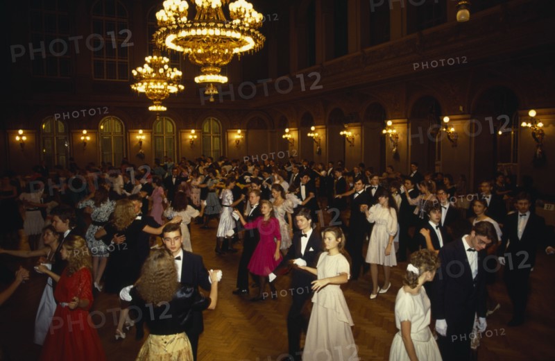 CZECH REPUBLIC, Prague, Zofin Island.  Young couples ballroom dancing.