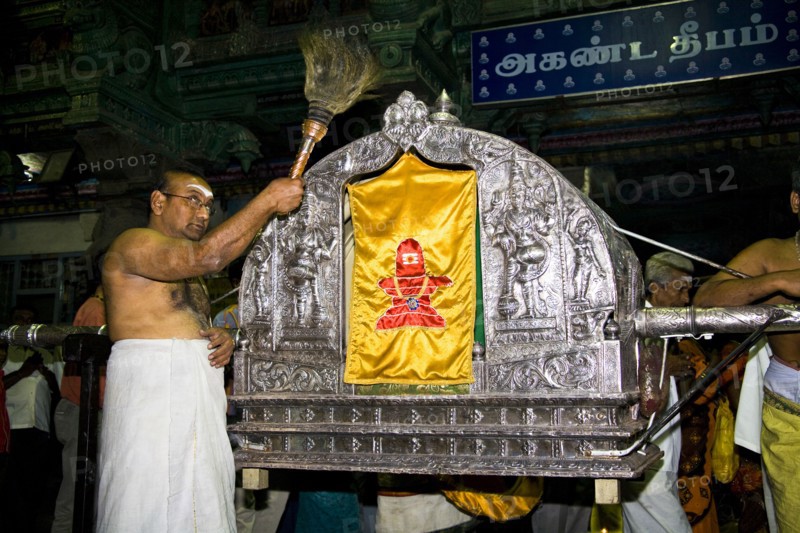INDIA, Tamil Nadu, Madurai, "Evening procession carrying Shiva to bedroom of Meenakshi, Meenakshi Temple"