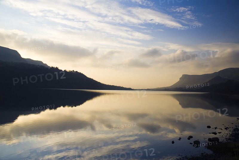 20093581 IRELAND Leitrim Glencar Lake Glencar Lake in Leitrim with Sligos Ben Bulben Mountain behind