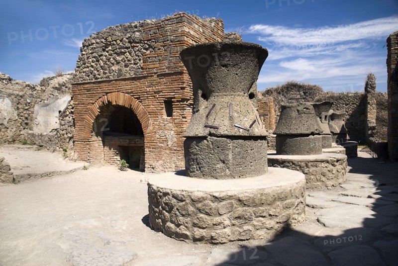 20093687 ITALY Campania Pompeii Bakery of Modestus