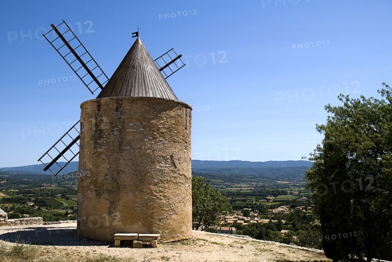 FRANCE, Provence Cote d’Azur, Vaucluse, St-Saturnin-les Apt.  Seventeenth Century windmill in the village